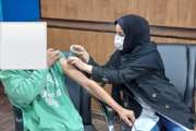 تزریق نوبت دوم واکسن کرونای مددجویان کمپ‌های ترک اعتیاد در شهرستان اسلامشهر
